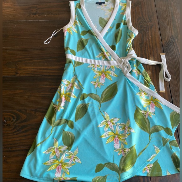 Tommy Hilfiger Spring Summer Floral Wrap Dress Size 8 Aqua Blue Yellow - Picture 1 of 16